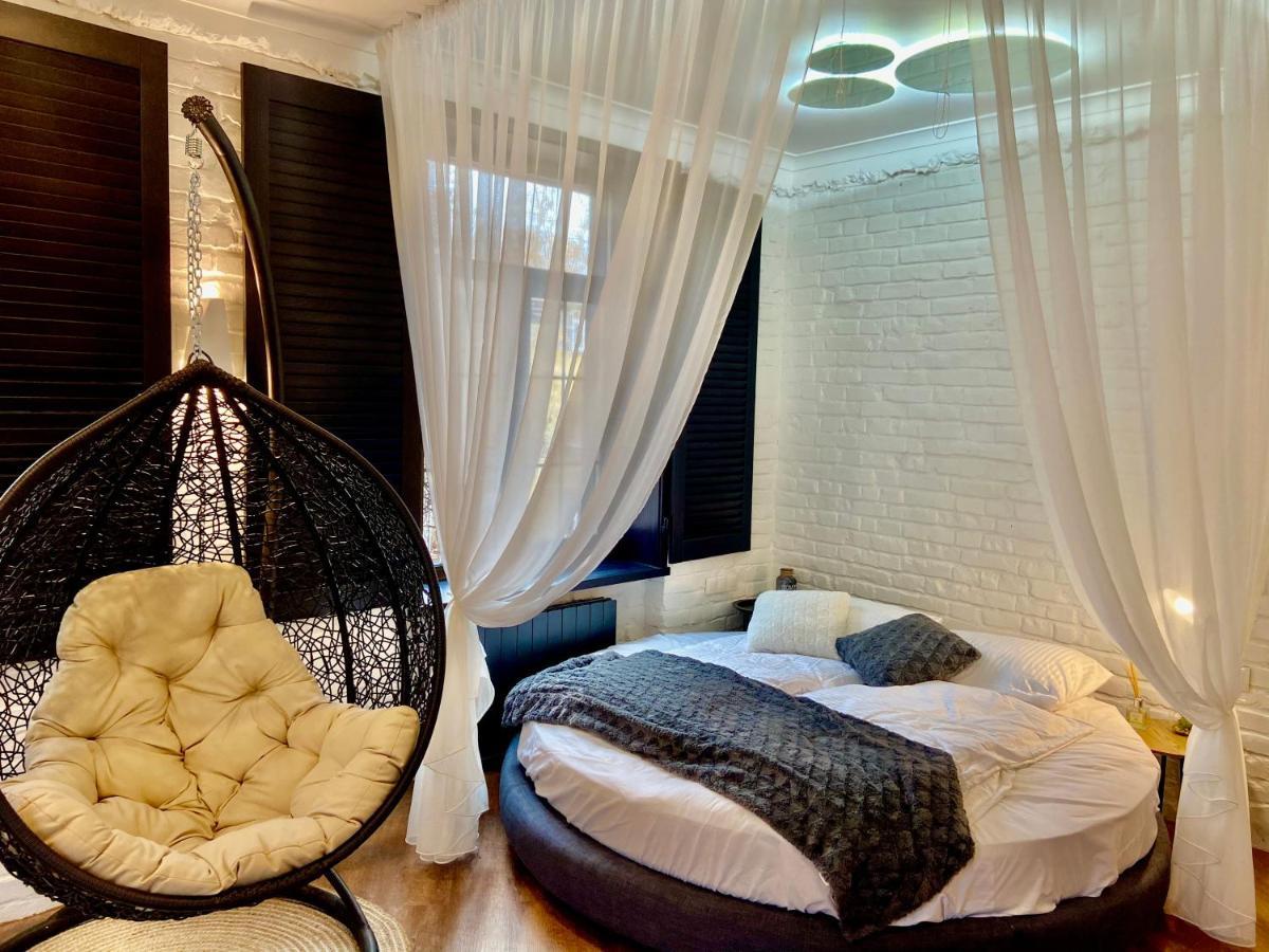 Romantic Apartment On Andriivskyi Kiev Bagian luar foto